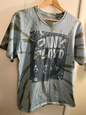 Junk Food Clothing Pink Floyd Tie-Dye Tee in Light Blue & Olive